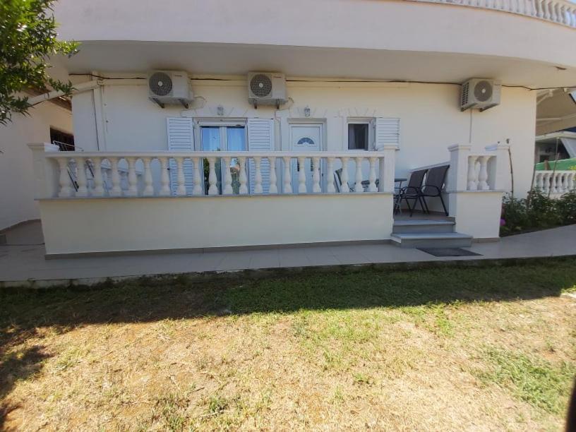 Konstantinos Apartments Ammoudia Exterior photo